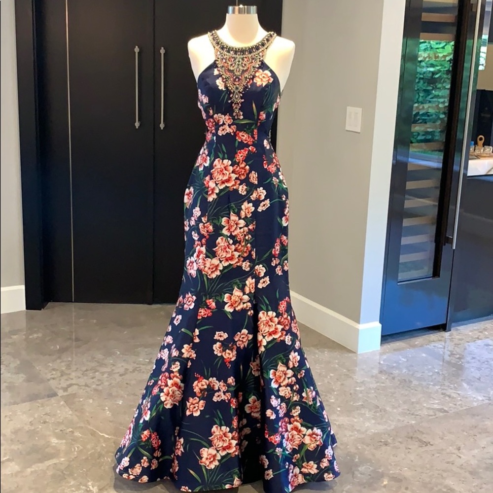 CAMILLE LA VIE EVENING GOWN!!